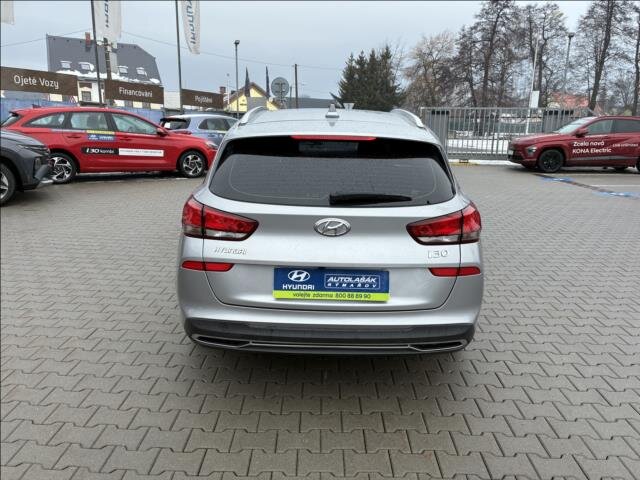 Hyundai i30 Kombi 998,0 88 kw