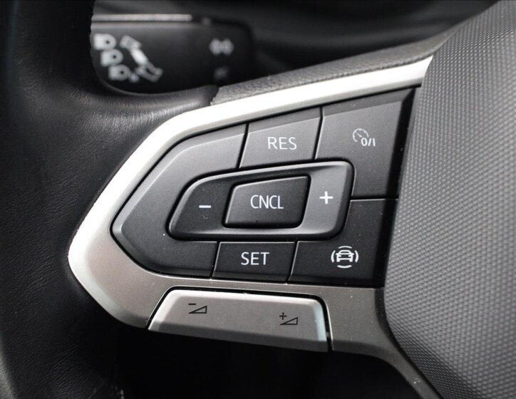 Volkswagen Caravelle Kombi 2,0 l 110 kw