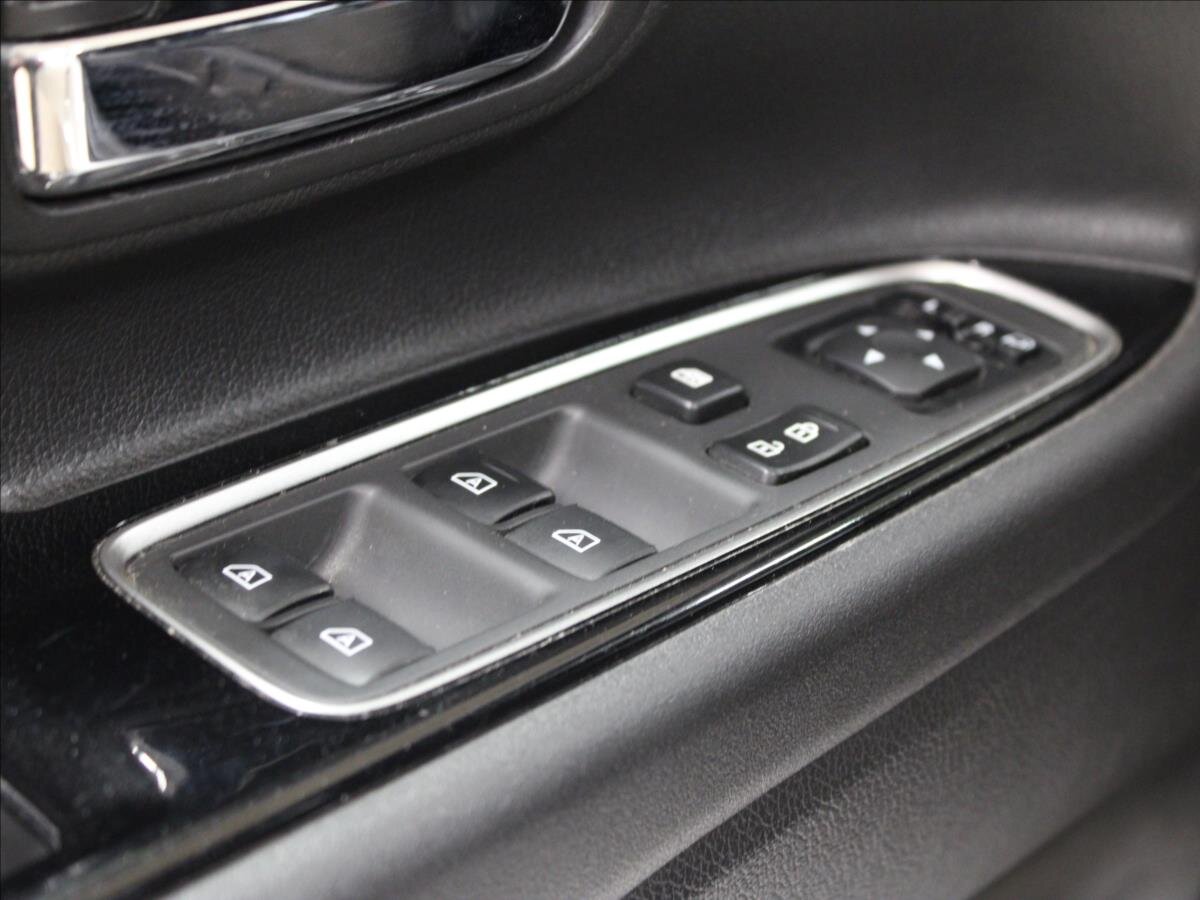 Mitsubishi Outlander SUV / Terénní 2,4 l 99 kw