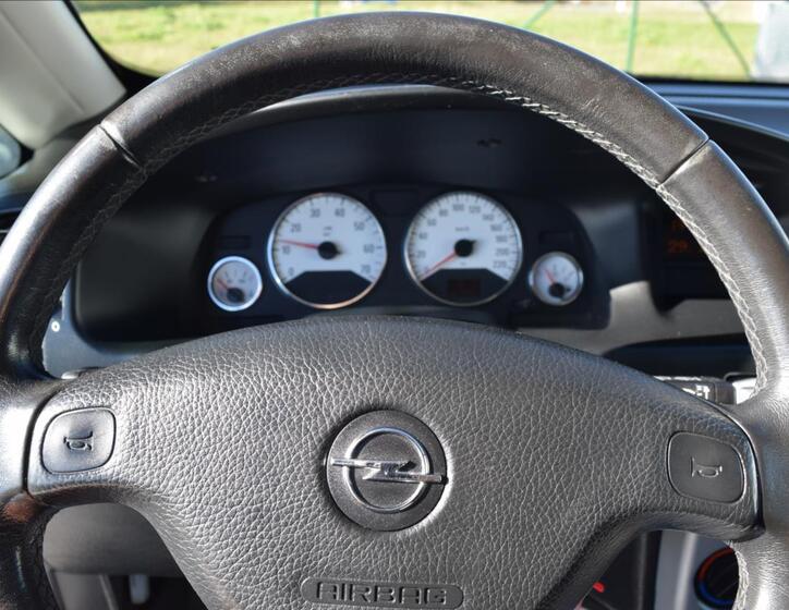 Opel Zafira 37