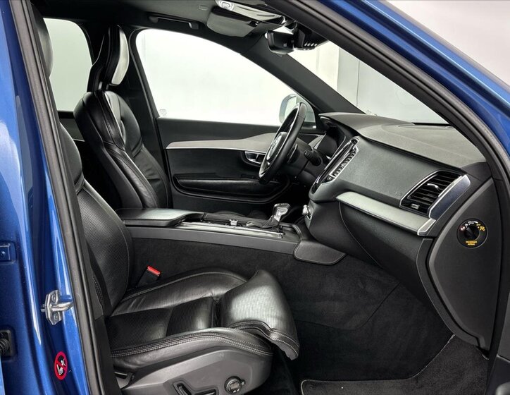 Volvo XC90 SUV / Terénní 2,0 l 173 kw