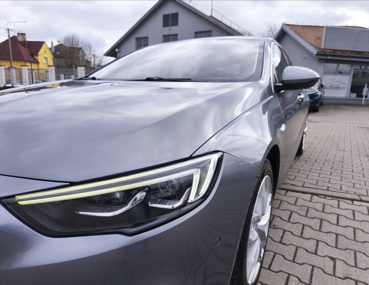 Opel Insignia Hatchback 2,0 l 125 kw