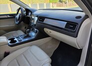 Volkswagen Touareg SUV / Terénní 4,1 l 250 kw