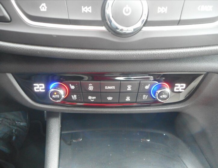 Opel Insignia Kombi 2,0 l 125 kw