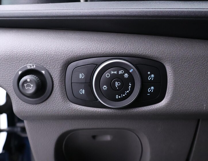 Ford Transit Kombi 2,0 l 96 kw