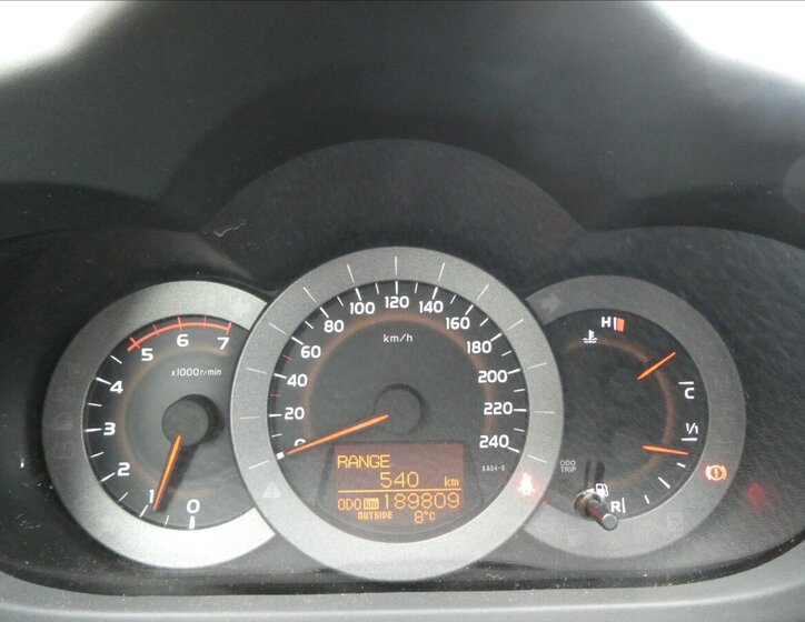 Toyota RAV4 SUV / Terénní 2,2 l 110 kw