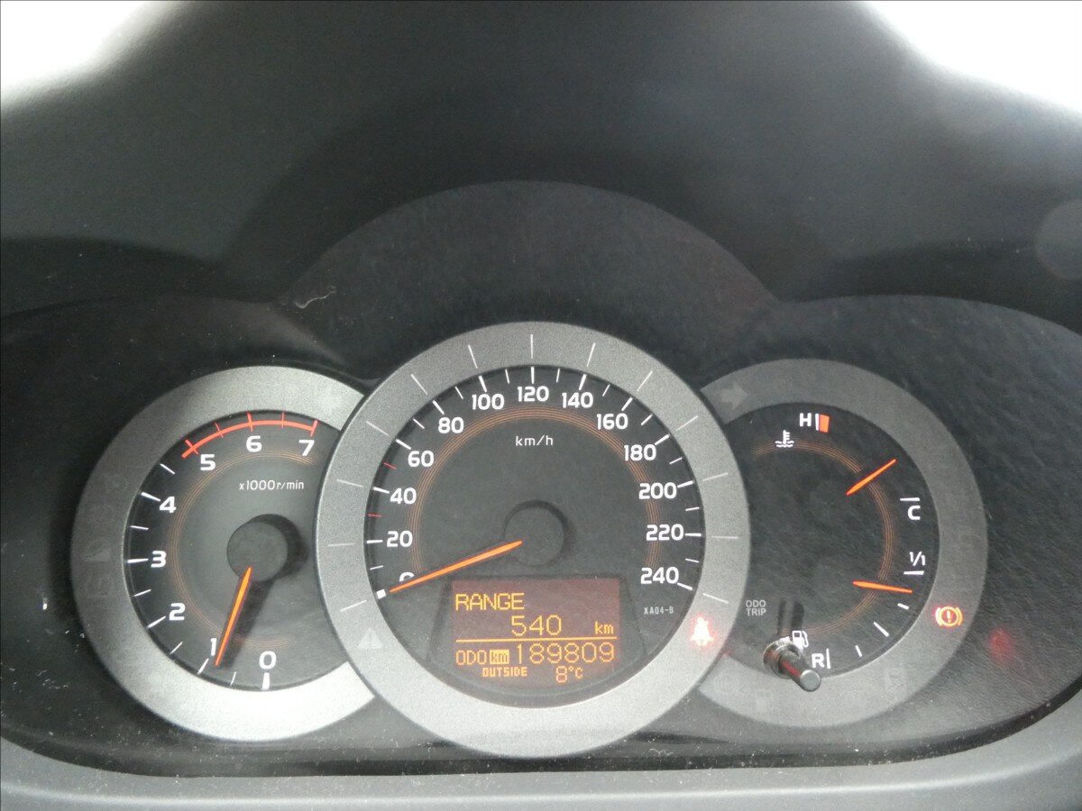 Toyota RAV4 SUV / Terénní 2,2 l 110 kw