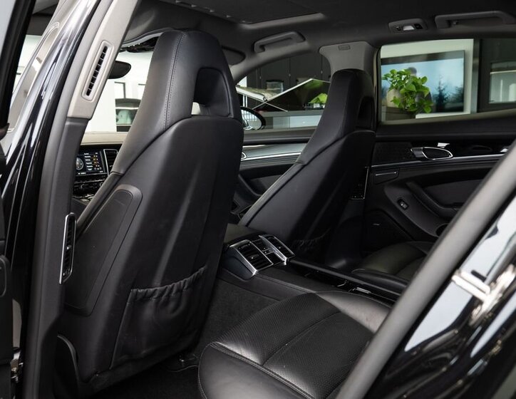 Porsche Panamera Sedan 4,8 l 294 kw