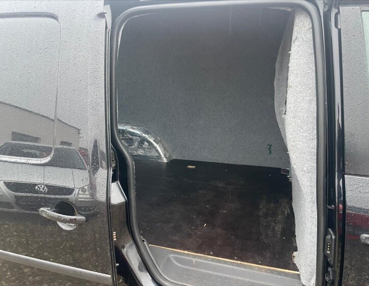 Volkswagen Caddy Skříň 1,6 l 75 kw