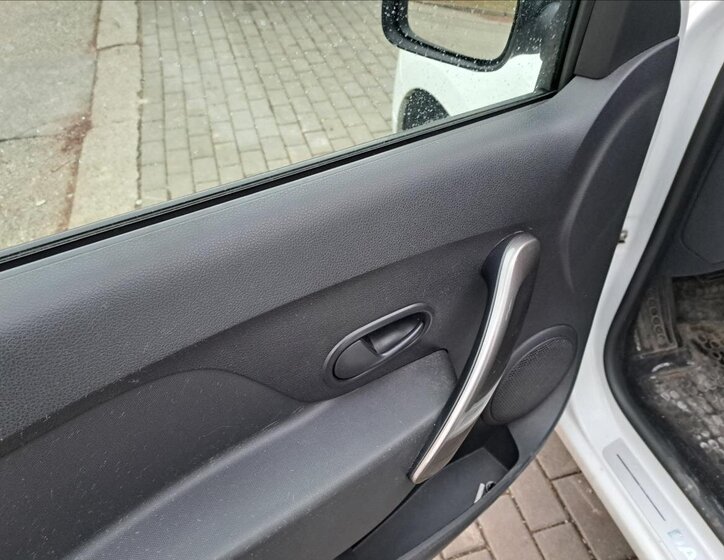 Dacia Sandero Hatchback 1,1 l 54 kw