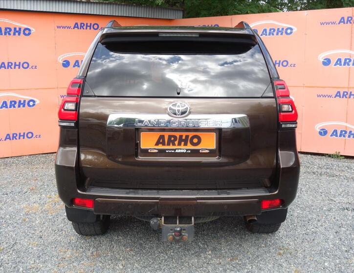 Toyota Land Cruiser 6