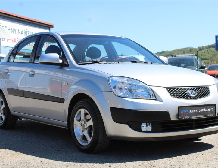 KIA Rio Sedan / Limuzína 1,4 l 71 kw