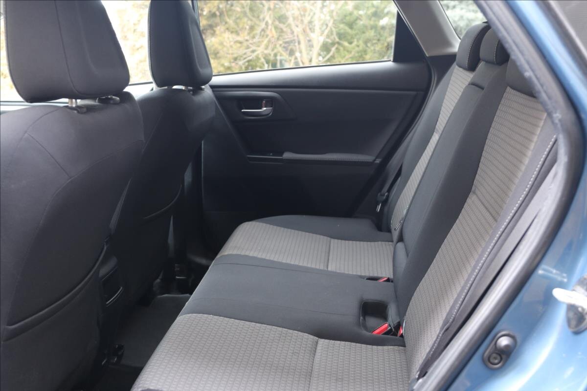 Toyota Auris Kombi 1,6 l 97 kw