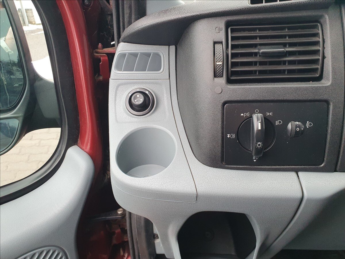 Ford Transit Kombi 2,2 l 81 kw