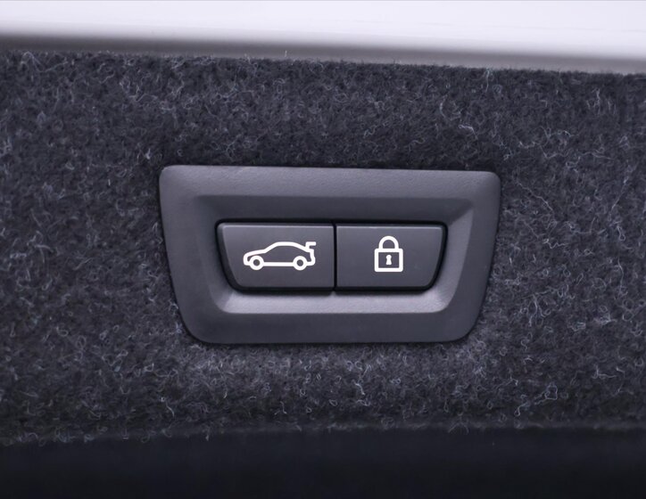 BMW Řada 5 Sedan / Limuzína 4,4 l 390 kw