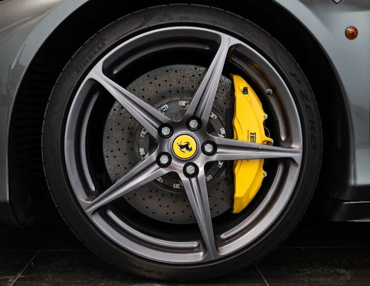 Ferrari 458 Kupé 4,5 l 416 kw