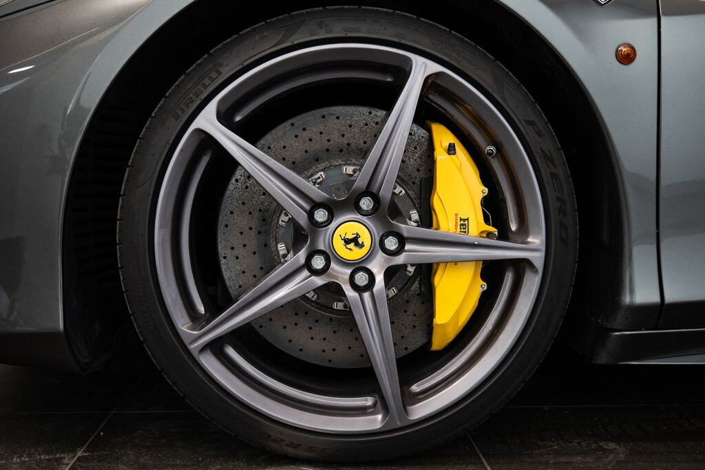 Ferrari 458 Kupé 4,5 l 416 kw