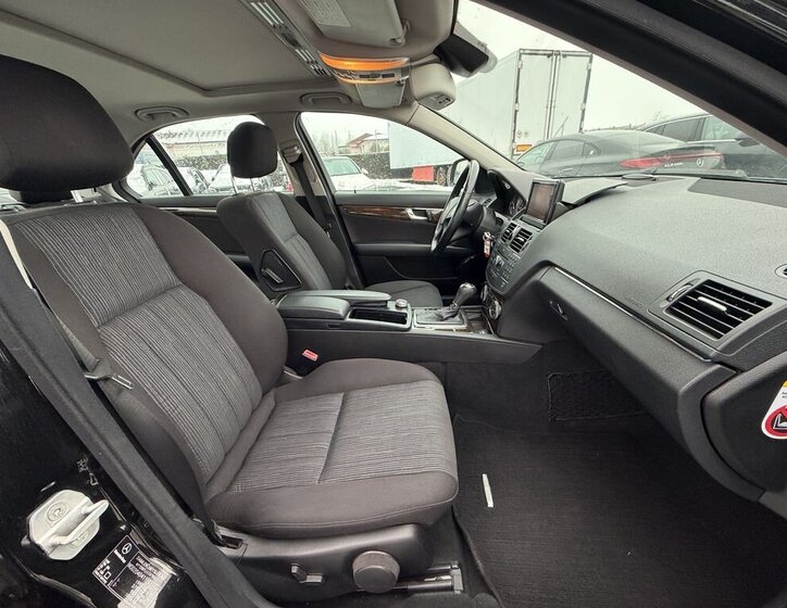 Mercedes-Benz Třídy C Sedan 1,8 l 135 kw