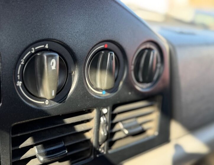 Volkswagen LT Skříň 2,5 l 70 kw