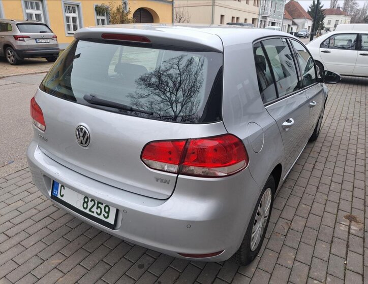 Volkswagen Golf 11