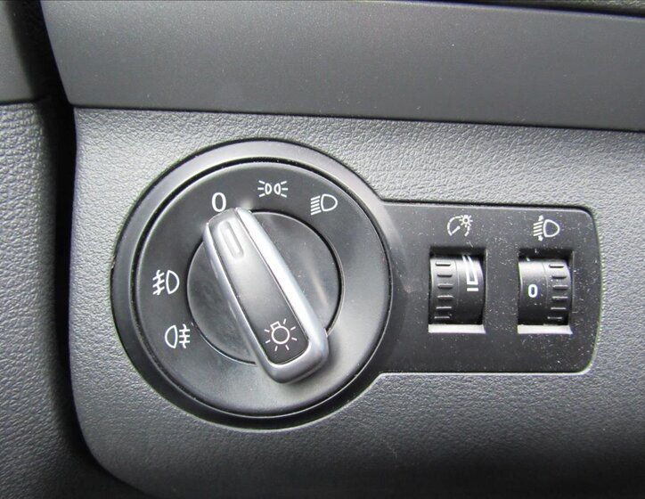 Volkswagen Touran Kombi 1,6 l 75 kw