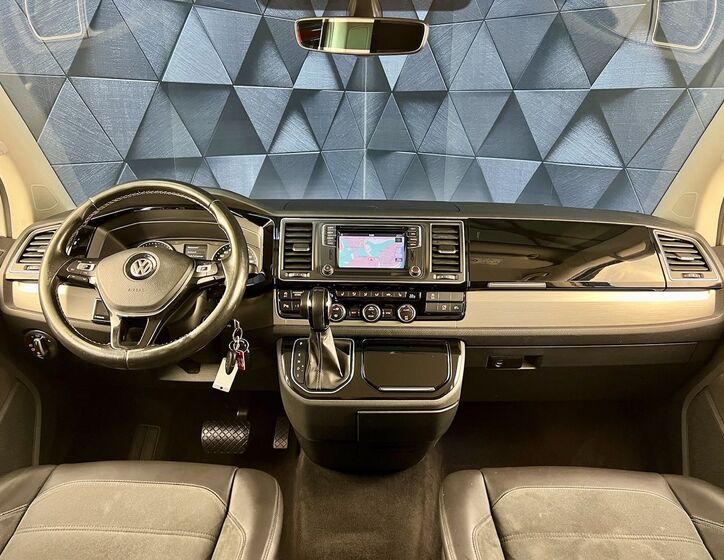 Volkswagen Multivan 10