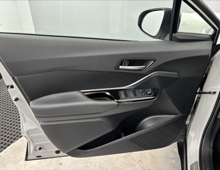 Toyota C-HR SUV / Terénní 2,0 l 135 kw