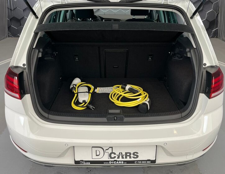 Volkswagen Golf Hatchback 0,0 100 kw