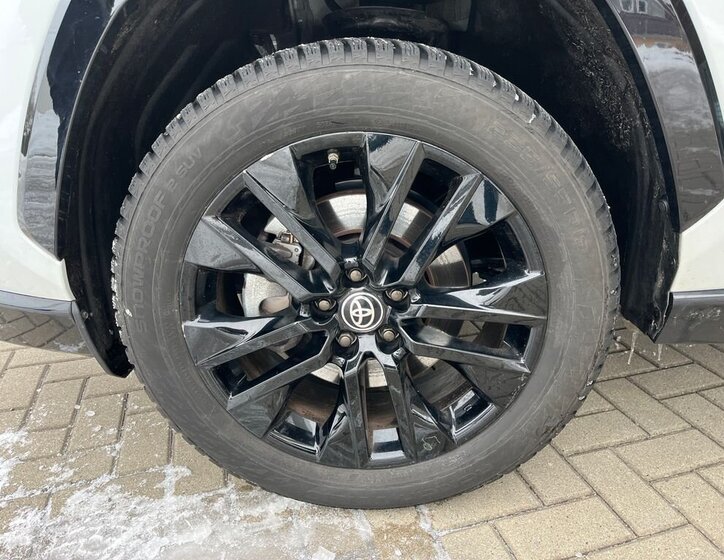 Toyota RAV4 SUV 2,5 l 131 kw