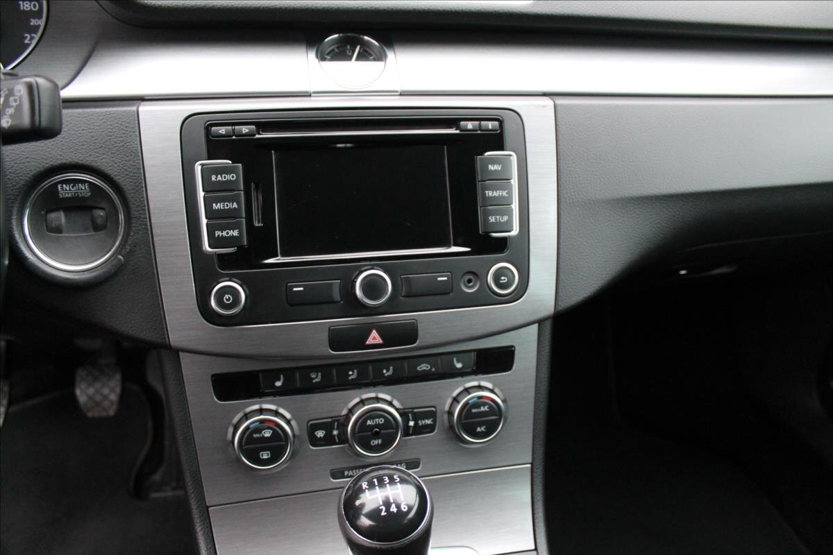 Volkswagen Passat Kombi 1,6 l 77 kw