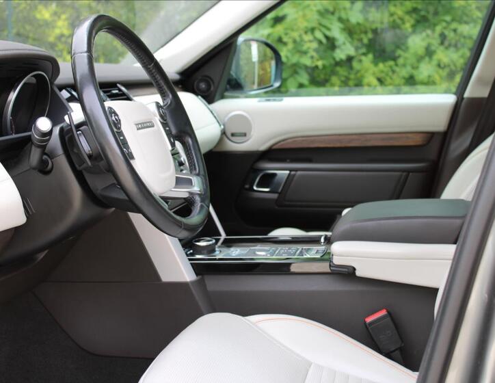 Land Rover Discovery 15