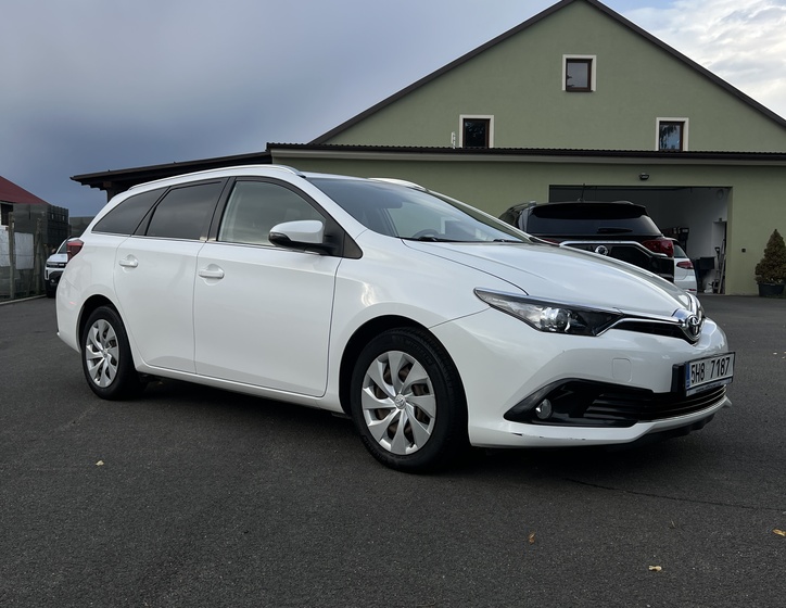 Toyota Auris 2