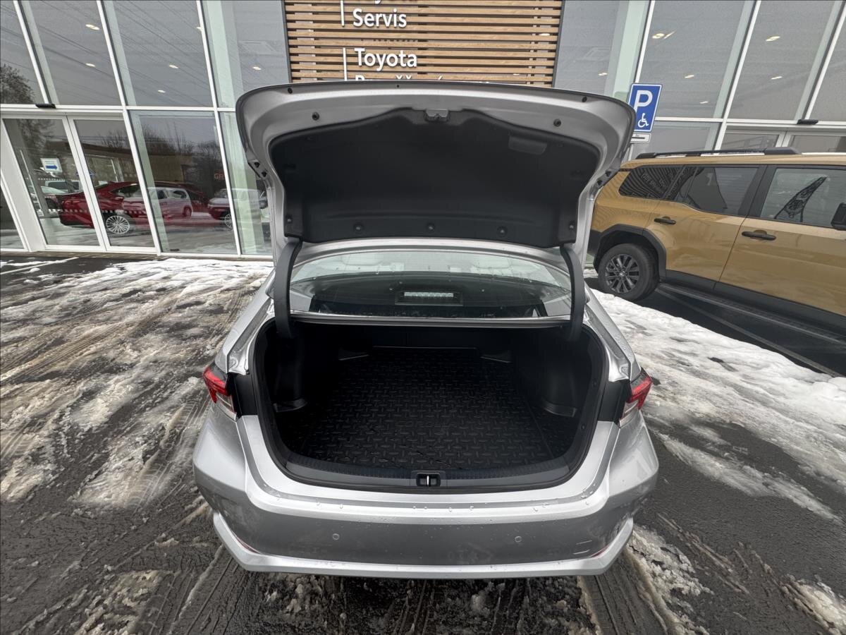 Toyota Corolla Sedan / Limuzína 1,8 l 72 kw