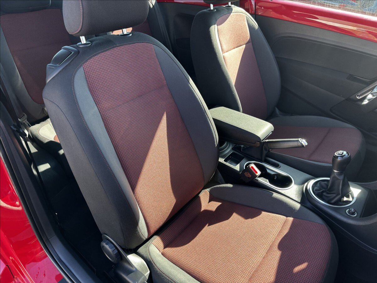 Volkswagen Beetle Hatchback 1,2 l 77 kw