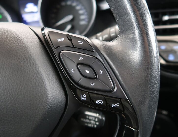 Toyota C-HR Hatchback 2,0 l 112 kw