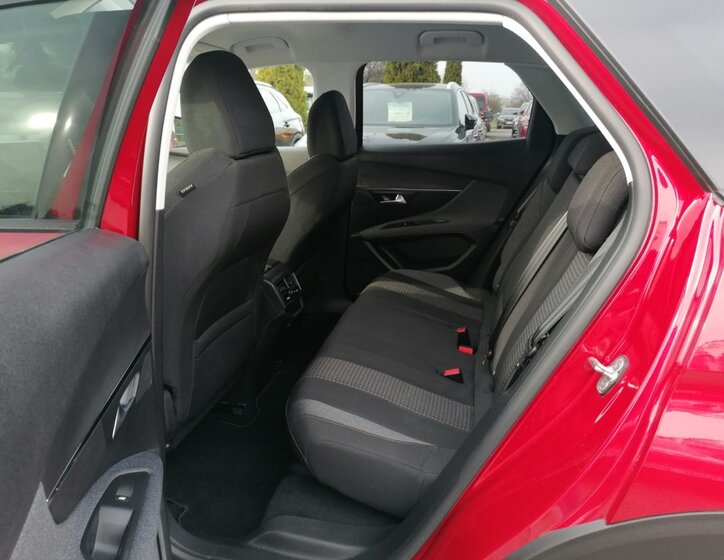 Peugeot 3008 SUV / Terénní 1,2 l 96 kw