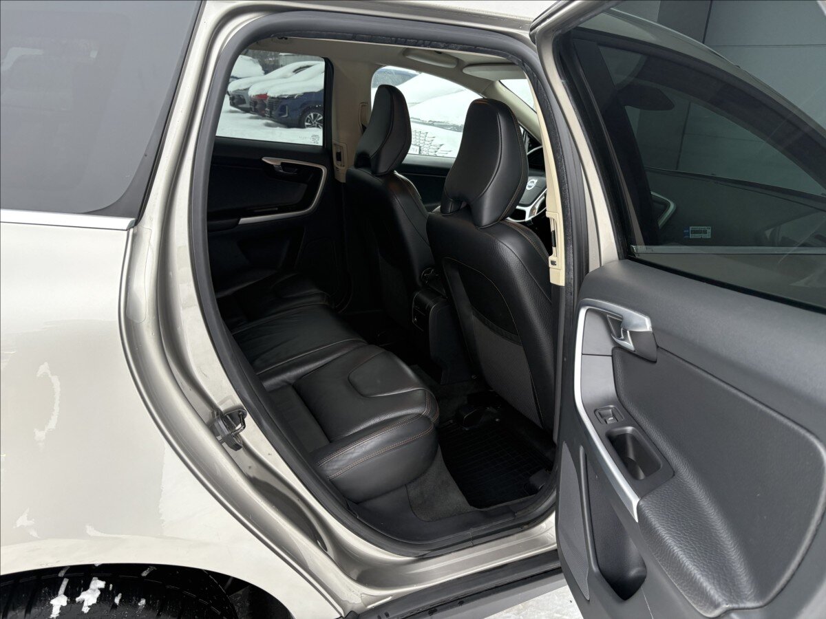 Volvo XC60 SUV 2,4 l 120 kw