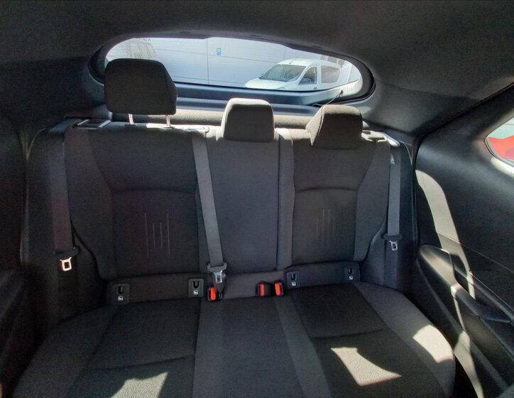 Toyota C-HR SUV 2,0 l 145 kw