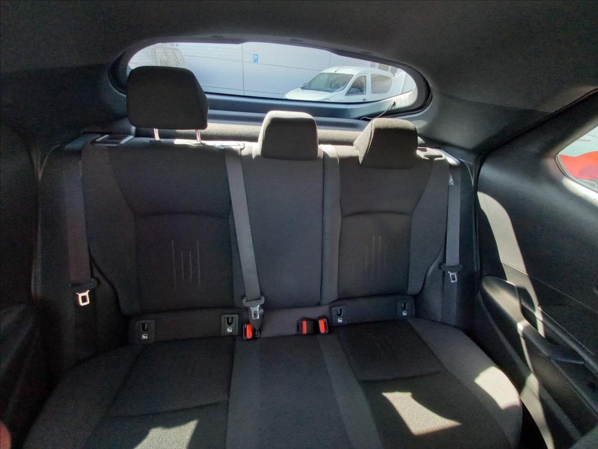 Toyota C-HR SUV 2,0 l 145 kw