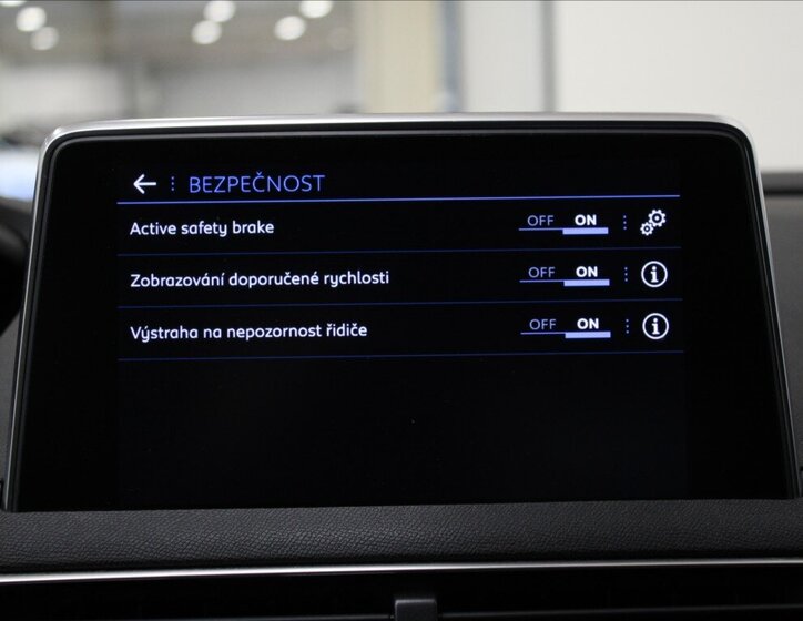 Peugeot 3008 SUV / Terénní 1,2 l 96 kw