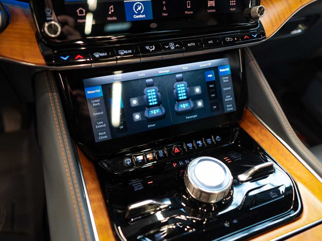 Jeep Grand Wagoneer SUV 6,4 l 351 kw