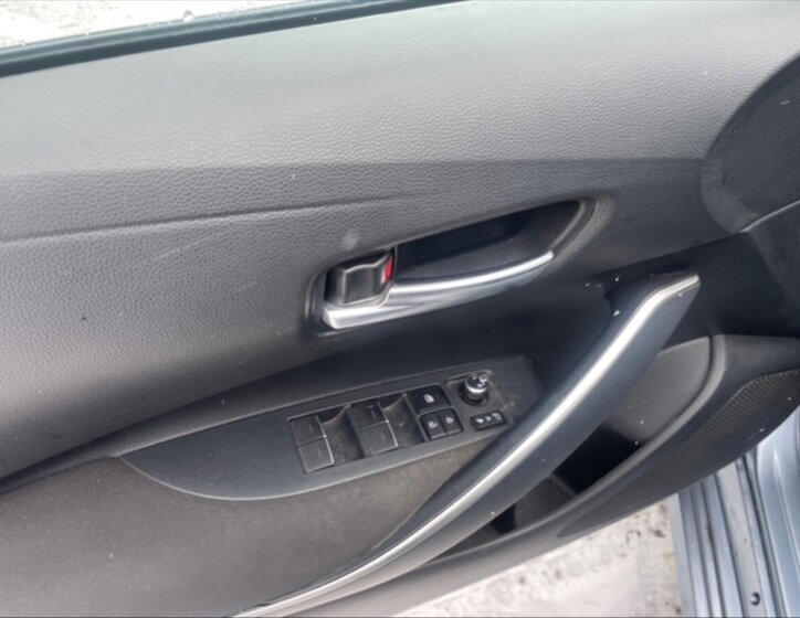 Toyota Corolla Sedan / Limuzína 1,5 l 92 kw