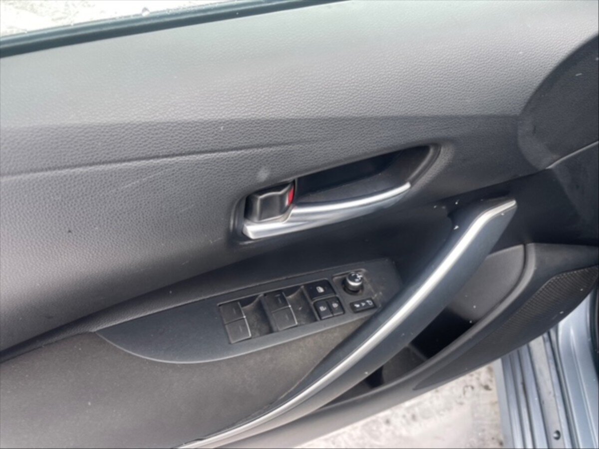 Toyota Corolla Sedan / Limuzína 1,5 l 92 kw