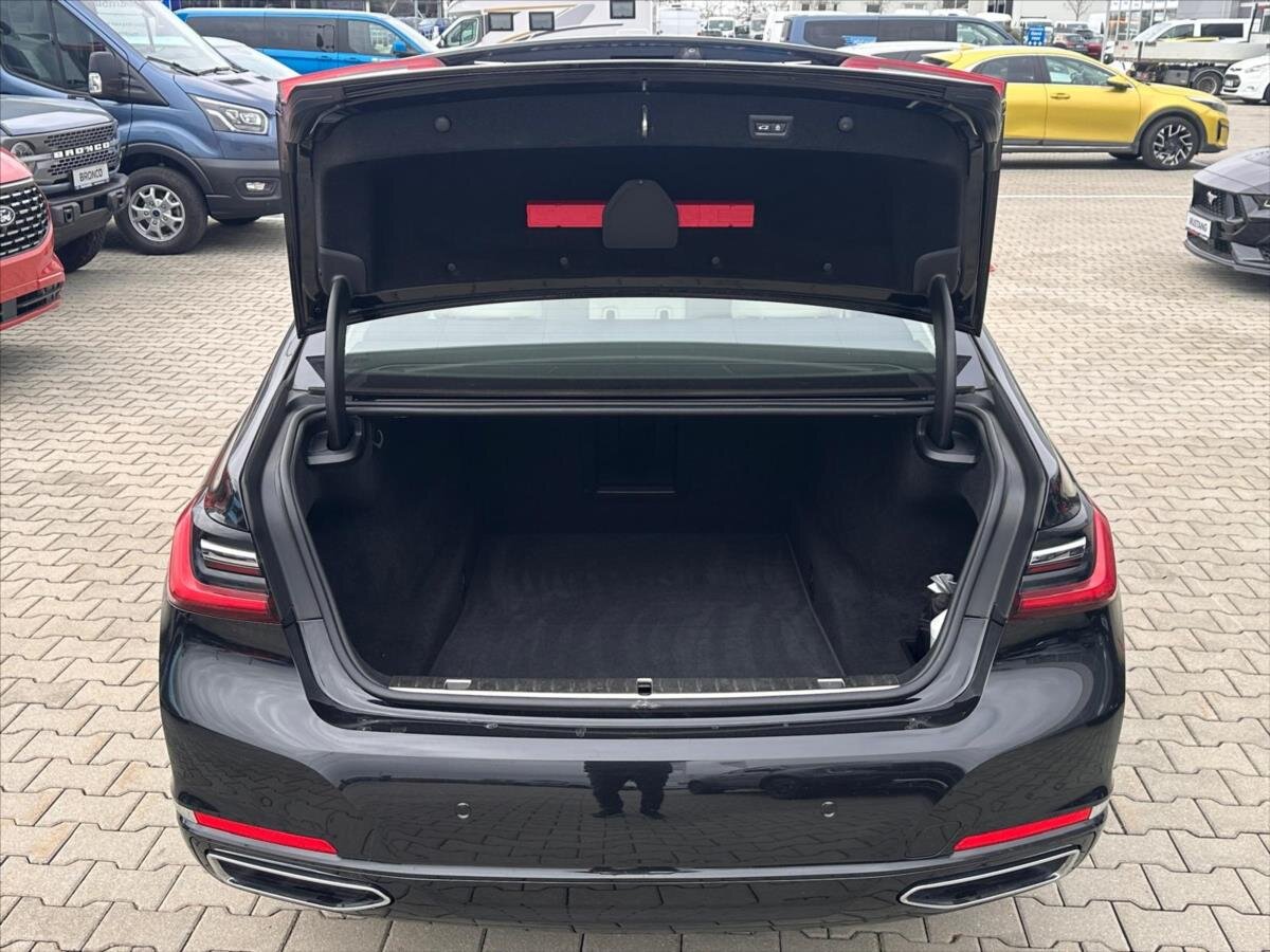 BMW Řada 7 Ostatní 4,4 l 390 kw