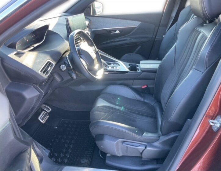 Peugeot 5008 SUV 2,0 l 130 kw