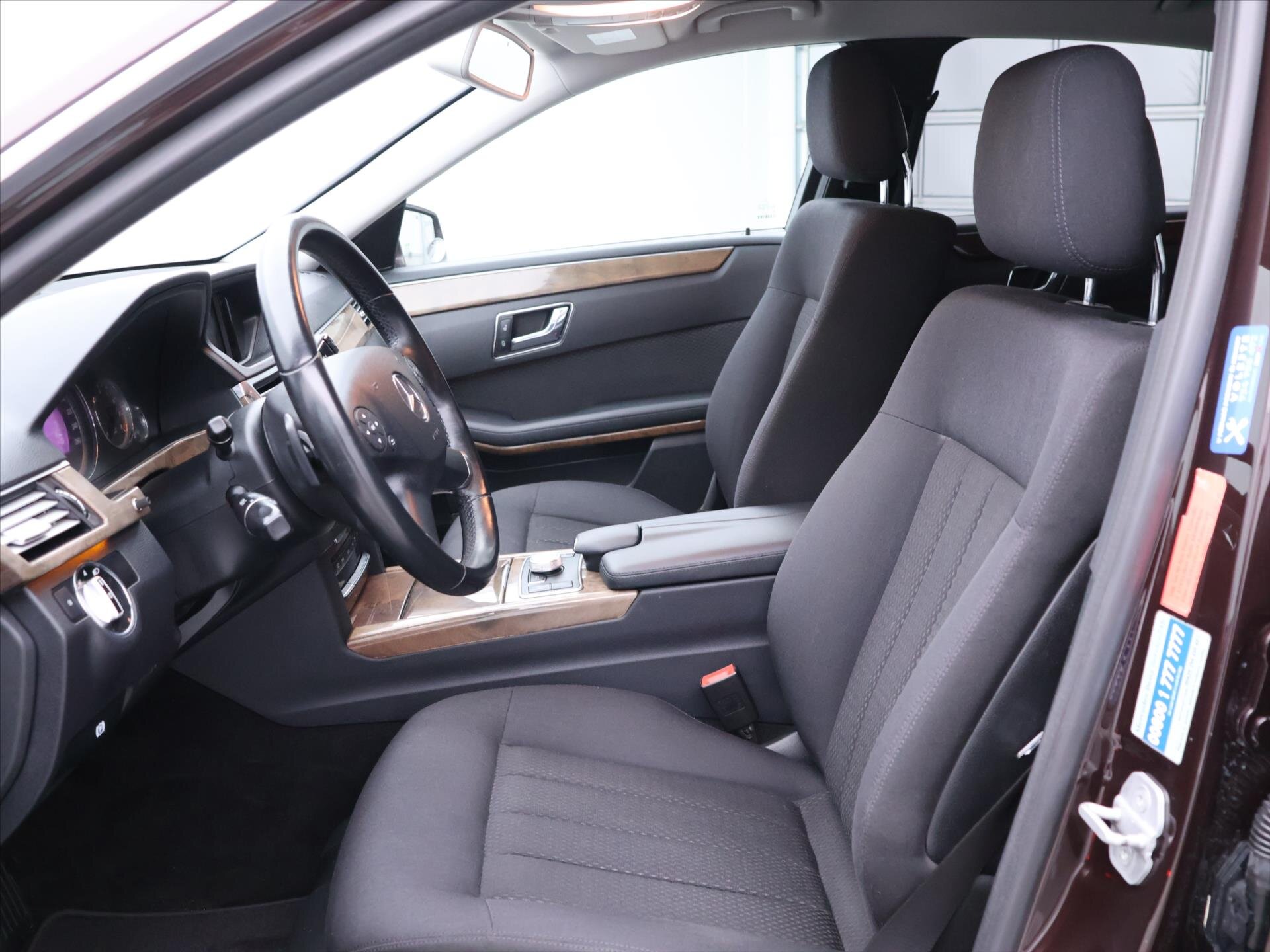 Mercedes-Benz Třídy E Sedan / Limuzína 3,5 l 215 kw