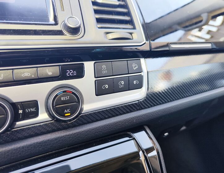 Volkswagen Multivan 25