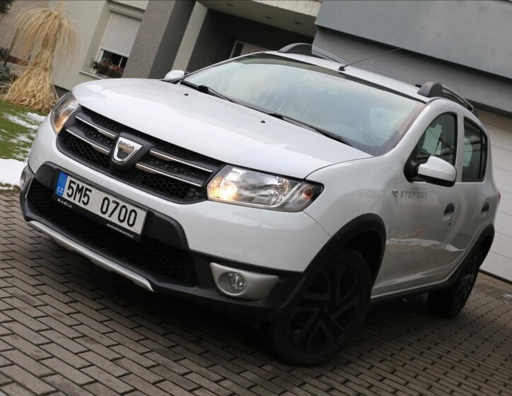 Dacia Sandero Hatchback 898,0 66 kw