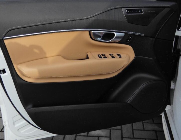 Volvo XC90 SUV / Terénní 2,0 l 173 kw