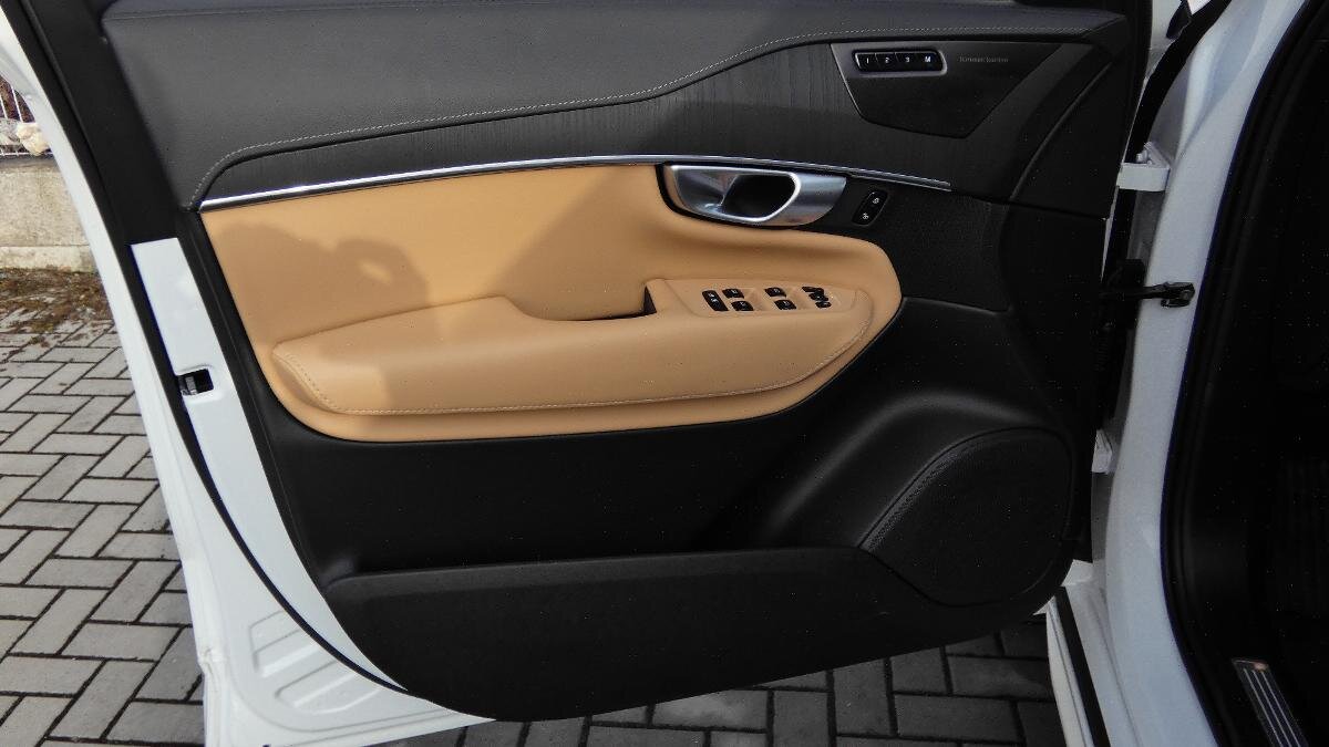 Volvo XC90 SUV / Terénní 2,0 l 173 kw